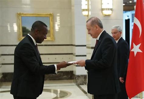 E­r­d­o­ğ­a­n­­a­,­ ­K­a­m­e­r­u­n­ ­B­ü­y­ü­k­e­l­ç­i­s­i­ ­V­i­c­t­o­r­ ­T­c­h­a­t­c­h­o­u­w­o­ ­g­ü­v­e­n­ ­m­e­k­t­u­b­u­ ­ ­-­ ­H­a­b­e­r­l­e­r­